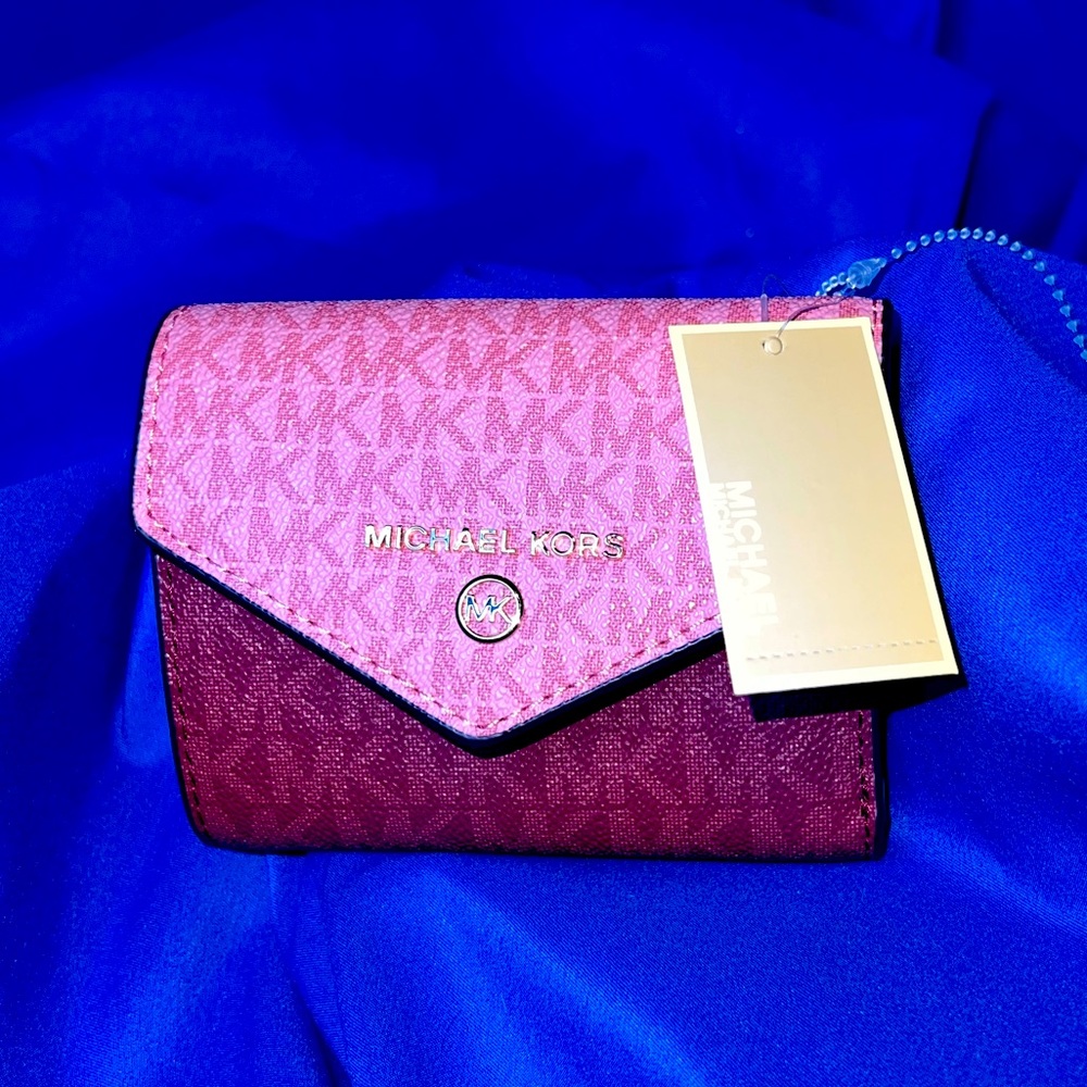 Michael Kors Trifold NWT $98 Signature Jetset Charm Dahlia multi